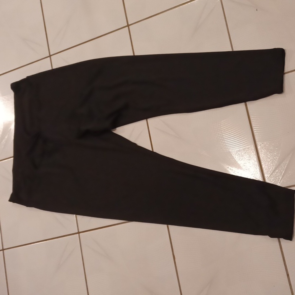4/$60 New Black Yoga V-Waist Leggings - Size 3XL (US18)
